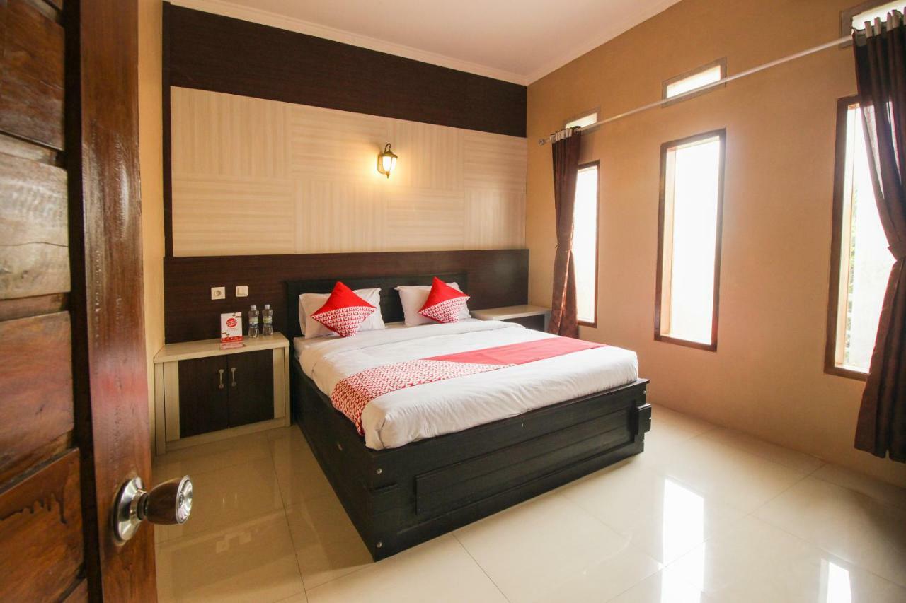 Oyo 820 Abad Baru Hotel Pangandaran Buitenkant foto