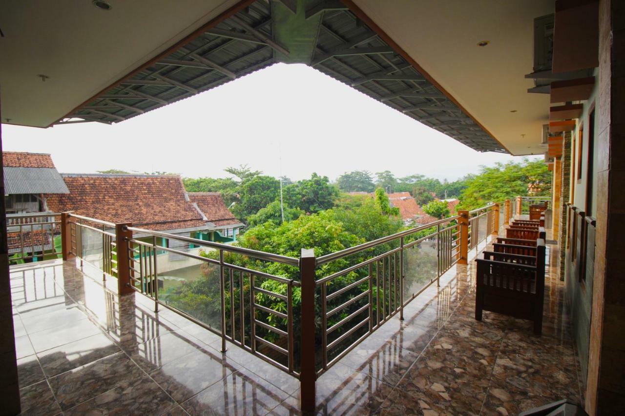 Oyo 820 Abad Baru Hotel Pangandaran Buitenkant foto